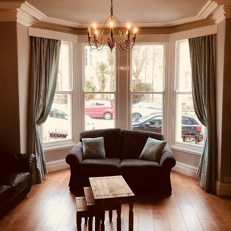 Апартаменты 7 Llewelyn Avenue Лландидно Экстерьер фото
