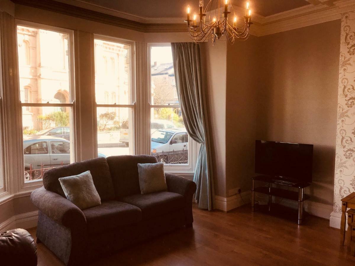 Апартаменты 7 Llewelyn Avenue Лландидно Экстерьер фото