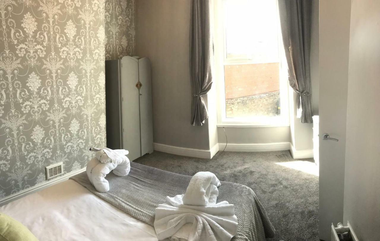 Апартаменты 7 Llewelyn Avenue Лландидно Экстерьер фото