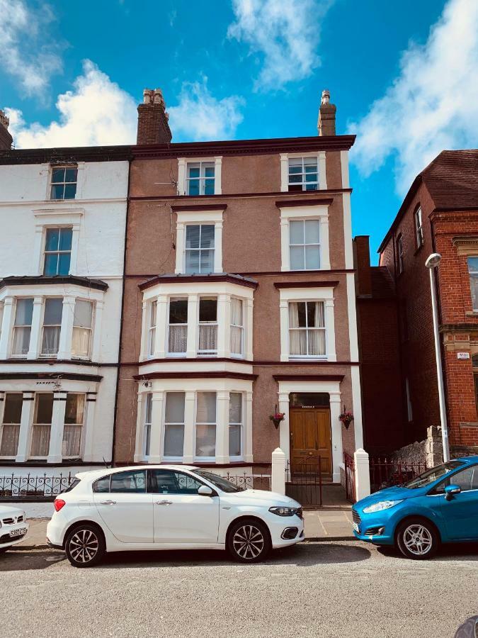 Апартаменты 7 Llewelyn Avenue Лландидно Экстерьер фото